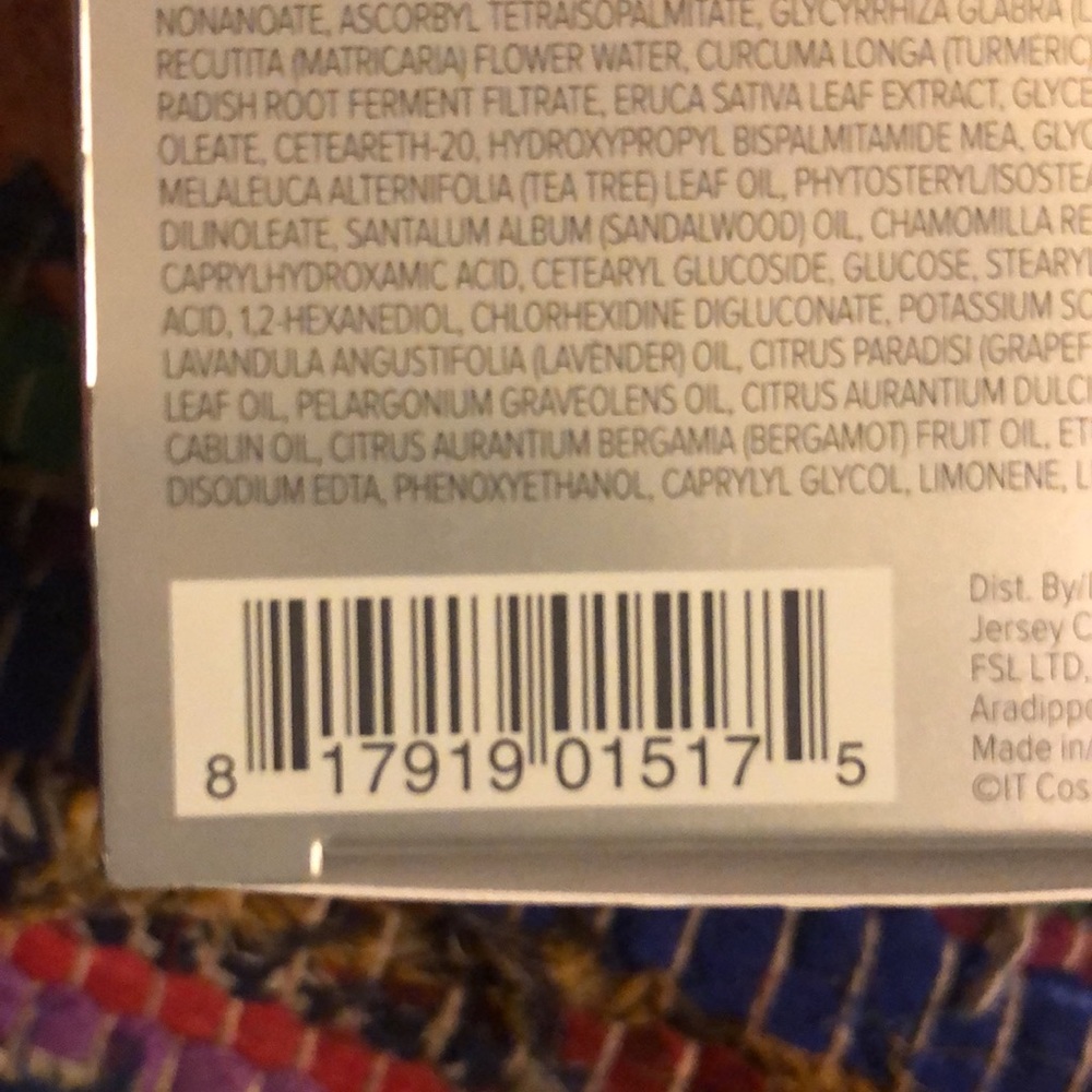 It Cosmetics Confidence In a Cream! 2 US fl. oz. 60 ml - Picture 2 of 4